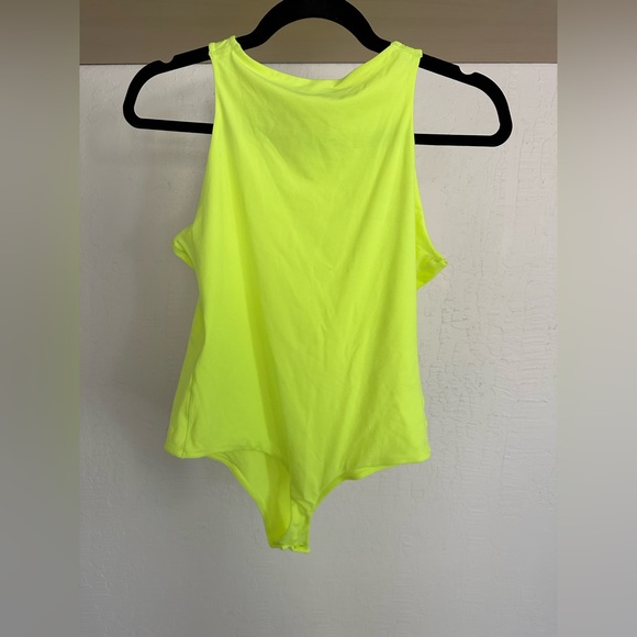 SKIMS Fits Everybody High Neck Bodysuit - Picture 4 of 6